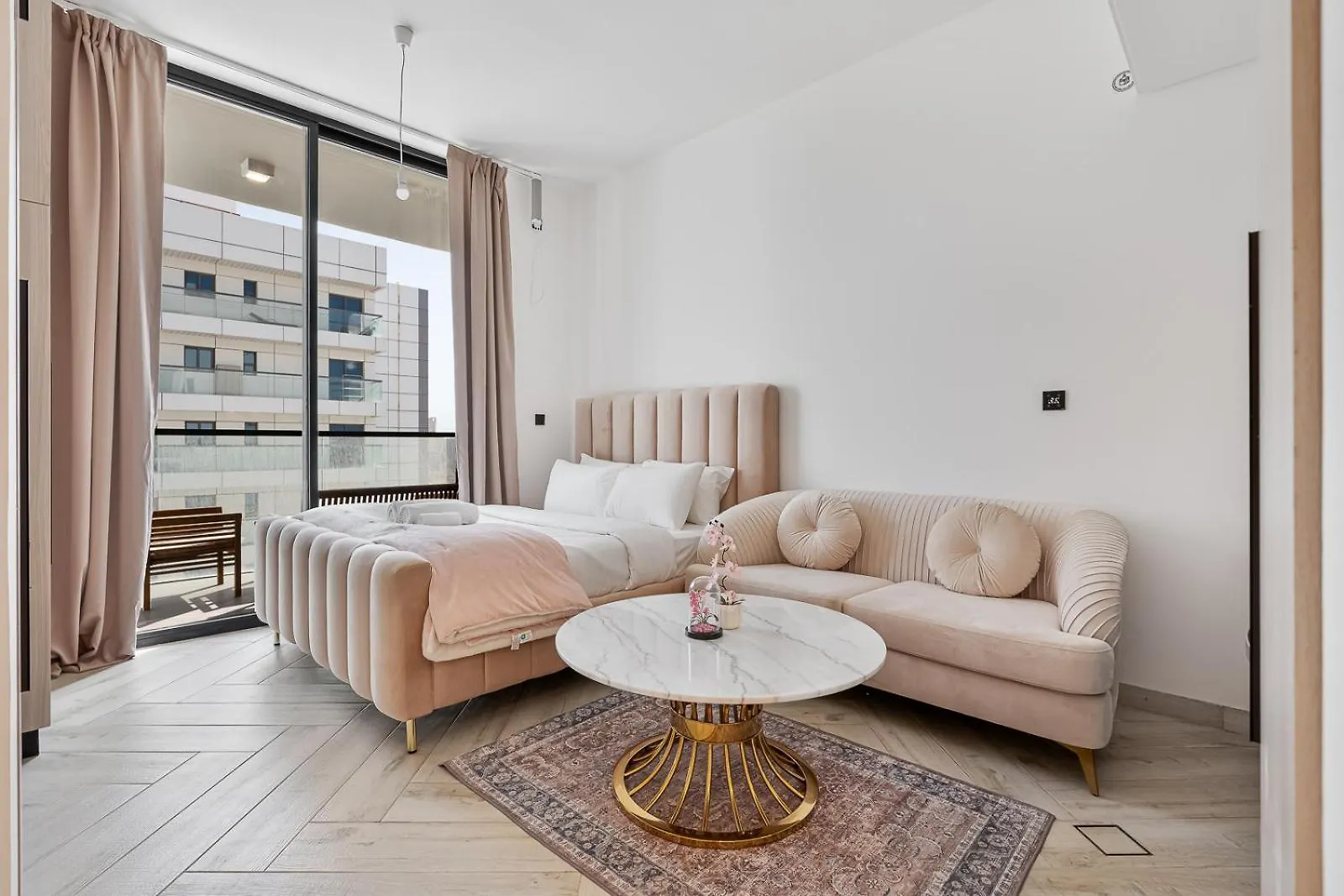 Stylish Studio Apt With Pool, Bbq Area & Playground Dubai