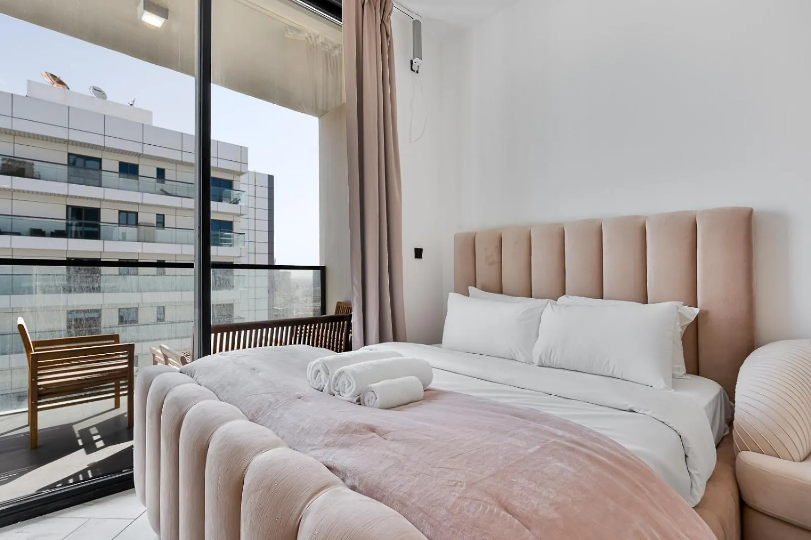 Apartment Stylish Studio Apt With Pool, Bbq Area & Playground Dubai
