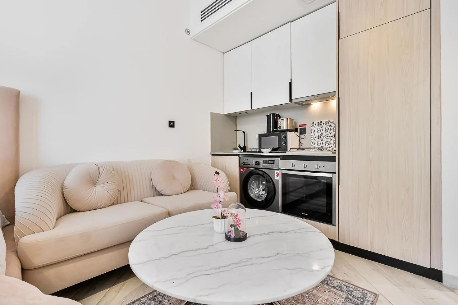 Apartment Stylish Studio Apt With Pool, Bbq Area & Playground Dubai United Arab Emirates