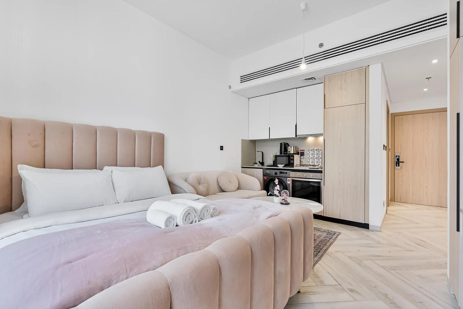 Stylish Studio Apt With Pool, Bbq Area & Playground Dubai